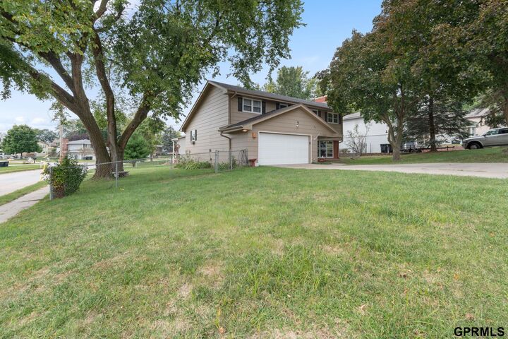 Property Photo:  5406 N Oaks Boulevard  NE 68134 