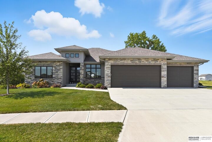 20655 Laurel Avenue  Elkhorn NE 68022 photo