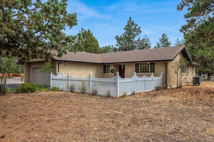 Property Photo: 70120 Mustang Drive OR 97759