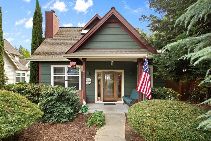Property Photo:  1613 SW I Street  OR 97526 