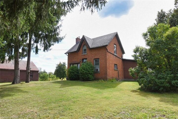 Property Photo:  8125 Dickenson Road E  ON L0R 1W0 