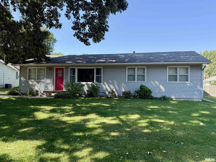 Property Photo: 784 S Broad Street IL 61448