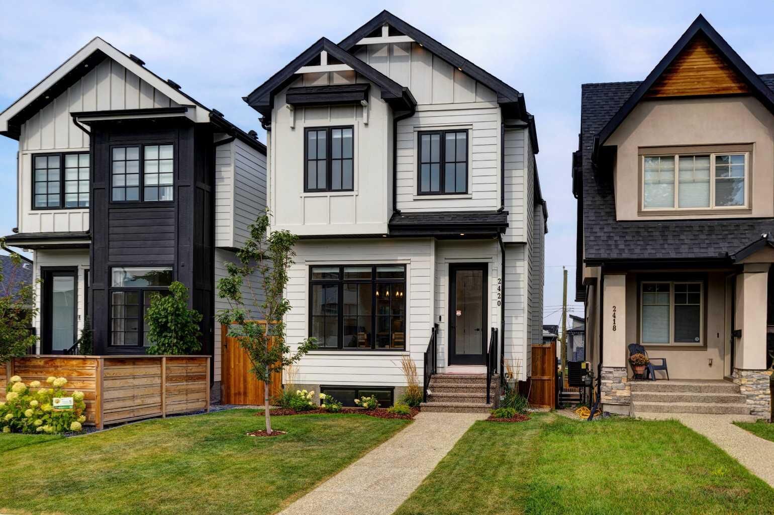 Photo de la propriété:  2420 30 Avenue SW  AB T2T 1R9 