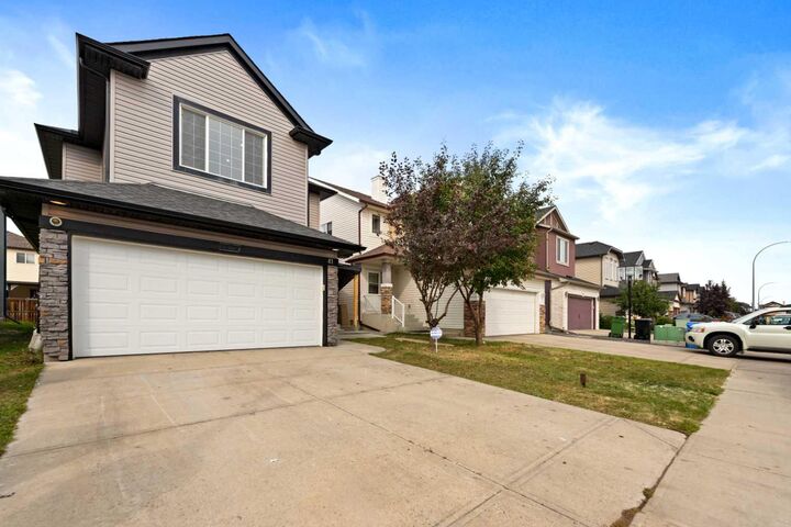 Property Photo: 81 Saddlecrest Green NE AB T3J 5N4