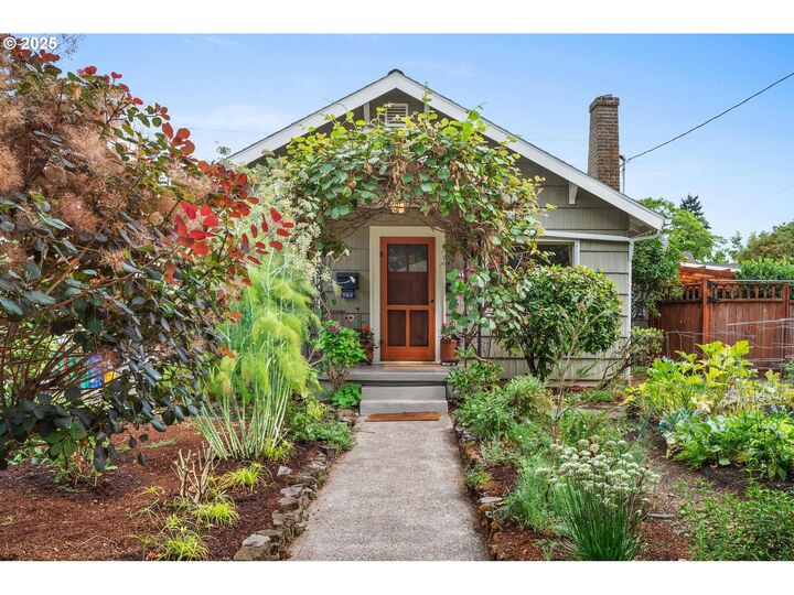 7216 N Wilbur Ave  Portland OR 97217 photo