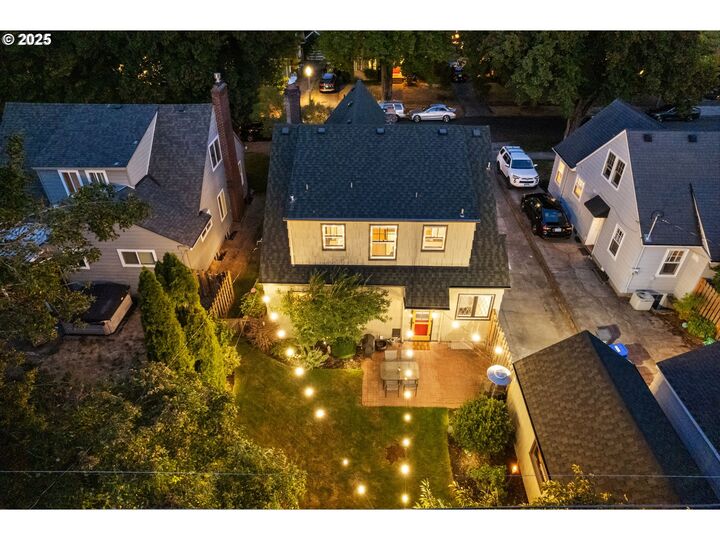 Property Photo: 7115 N Chase Ave OR 97217