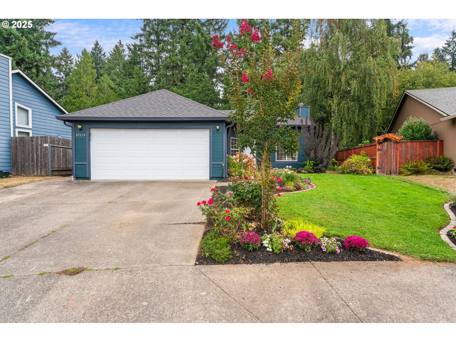 Property Photo: 10519 NE 45th Ave WA 98686