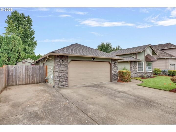 Property Photo:  312 NE 14th Ave  OR 97013 