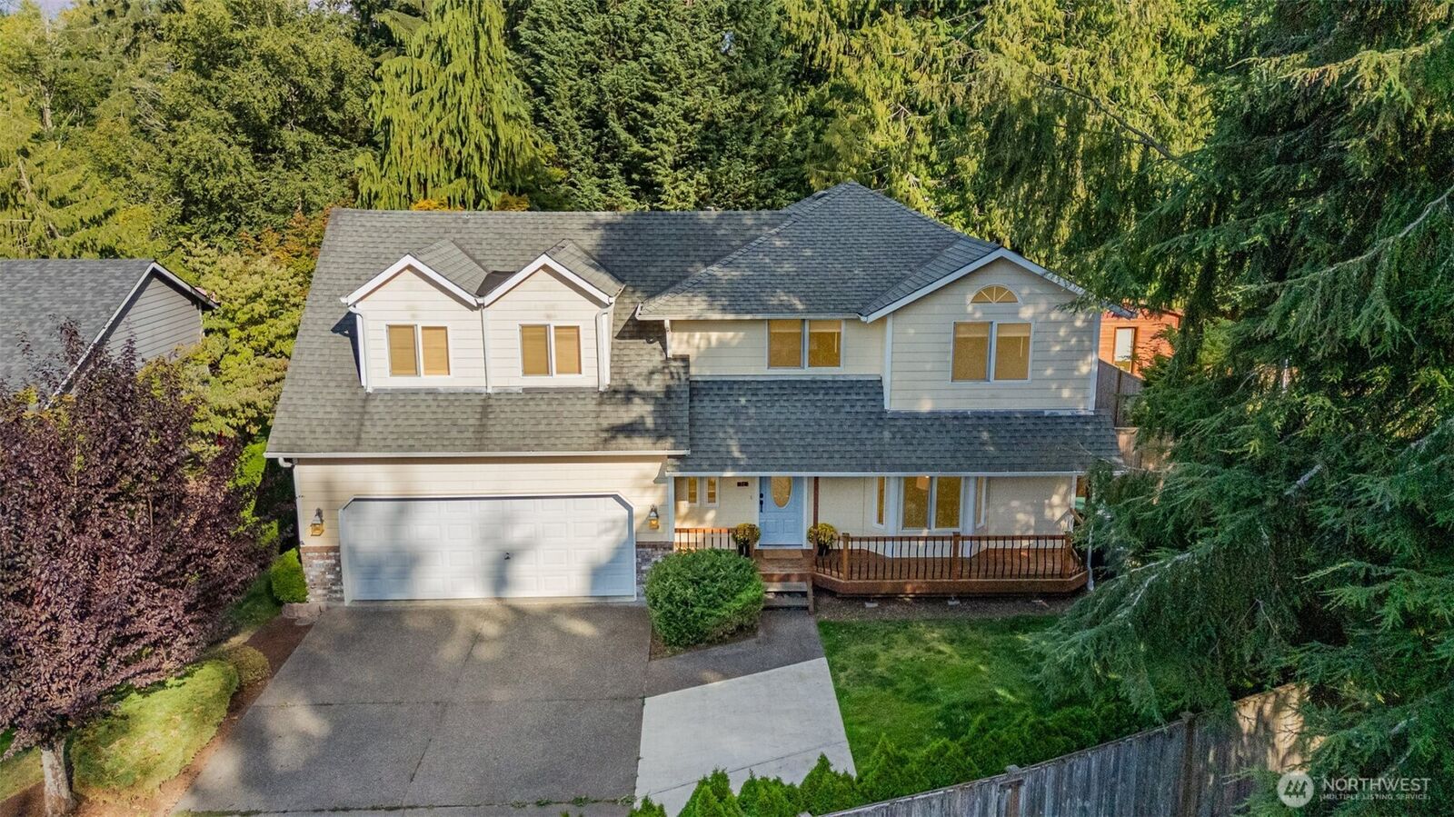 Property Photo:  11  118th Drive NE  WA 98258 