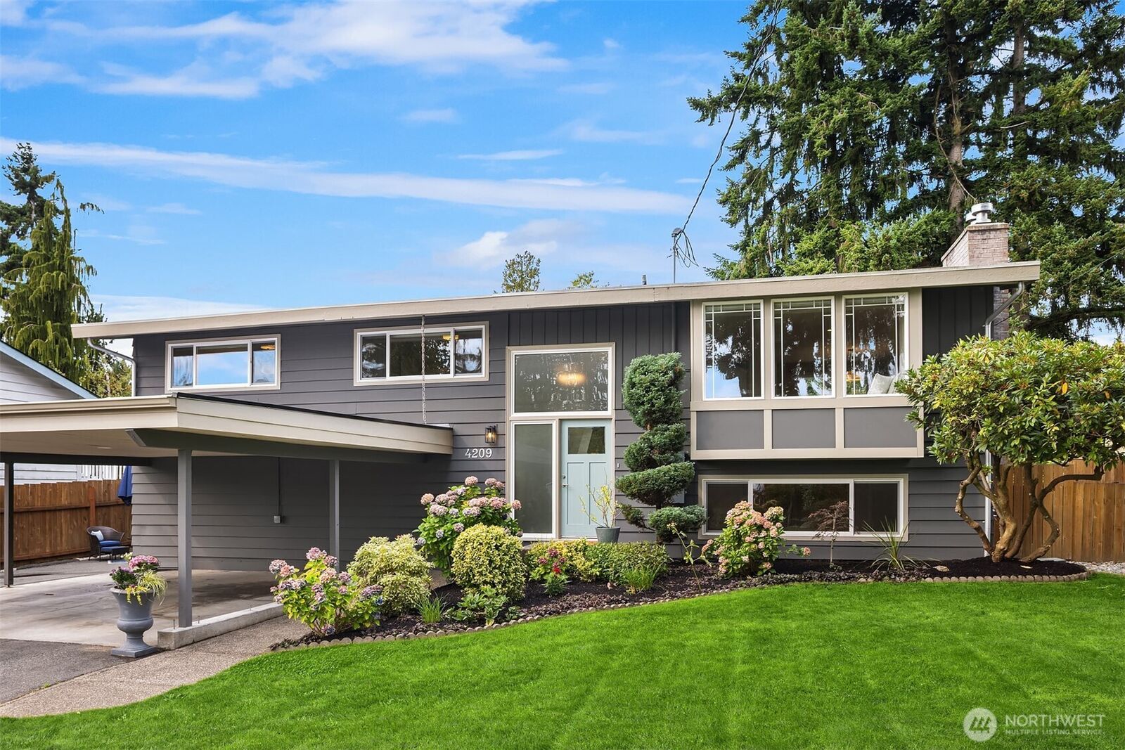 Property Photo:  4209  192nd Place SW  WA 98036 