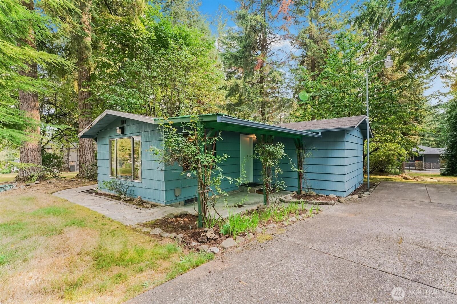 Property Photo: 18629 SE 215th Street WA 98058