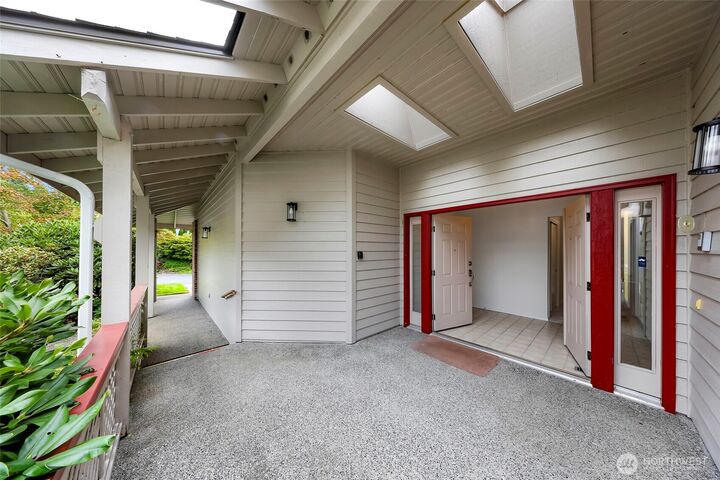 Property Photo:  1803  Creekside Lane  WA 98221 