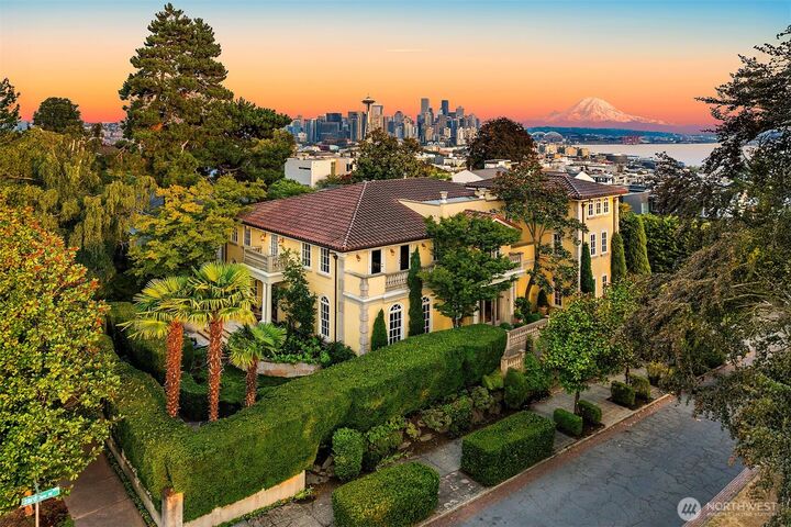 623 W Highland Drive  Seattle WA 98119 photo