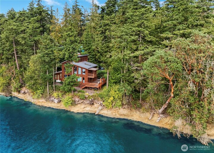 Property Photo: 861 Griffith Point Road WA 98358