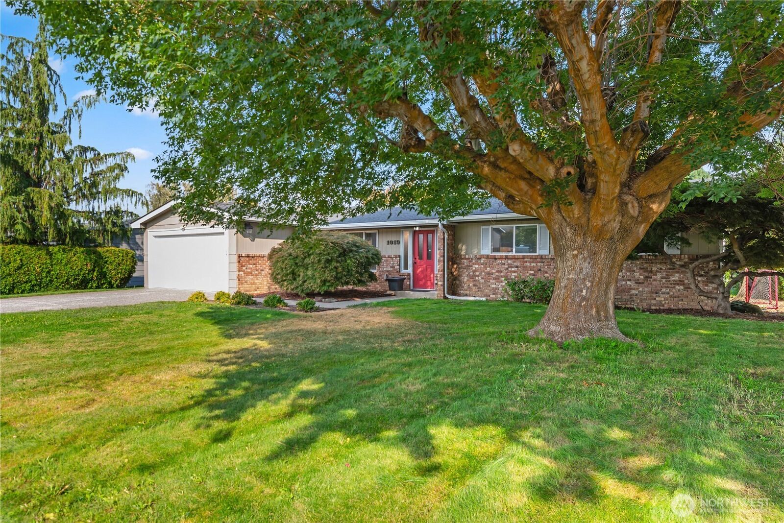 Property Photo:  1019  Grenz Street  WA 98801 