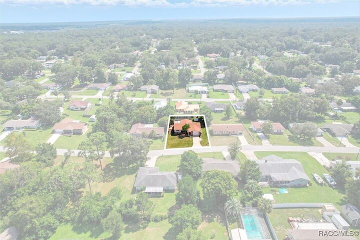 Property Photo: 305 Edison Street FL 34452