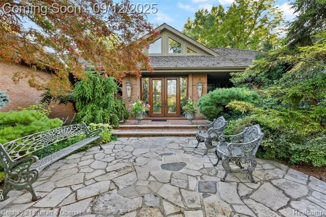 Property Photo:  9 West Lane  MI 48124 