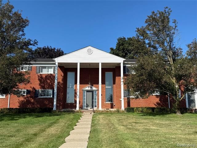 Property Photo: 1099 Tienken Court 204 MI 48306