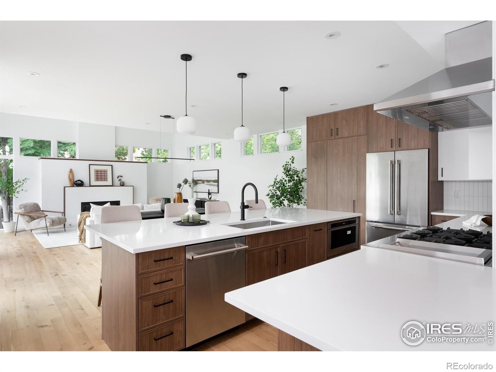 Property Photo:  934 Spruce Street  CO 80302 