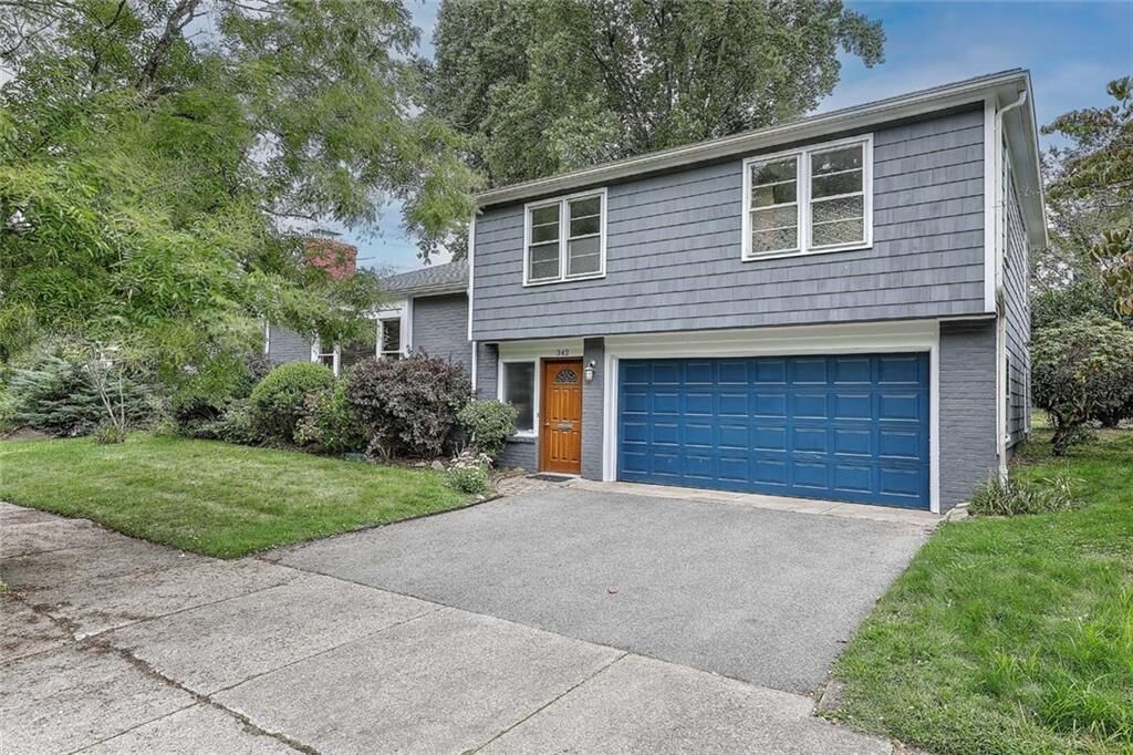 Property Photo:  342 Grotto Avenue  RI 02906 