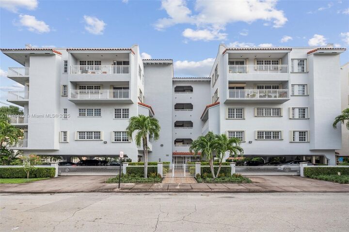 49 Majorca Ave 203  Coral Gables FL 33134 photo