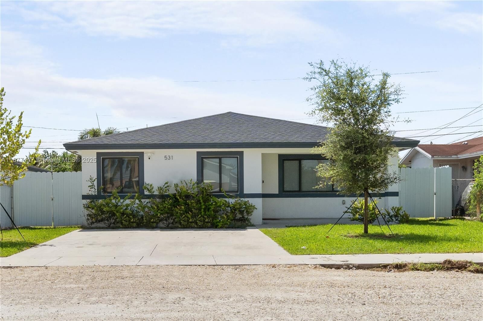 Property Photo:  531 NW 15th St  FL 33034 