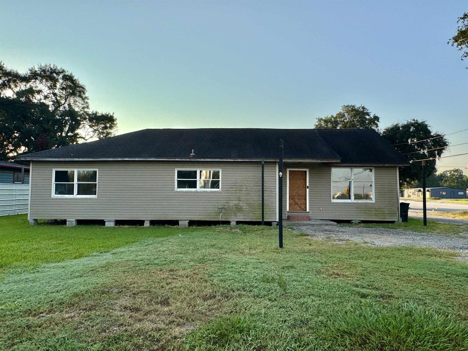 Property Photo: 2113 2nd St TX 77651