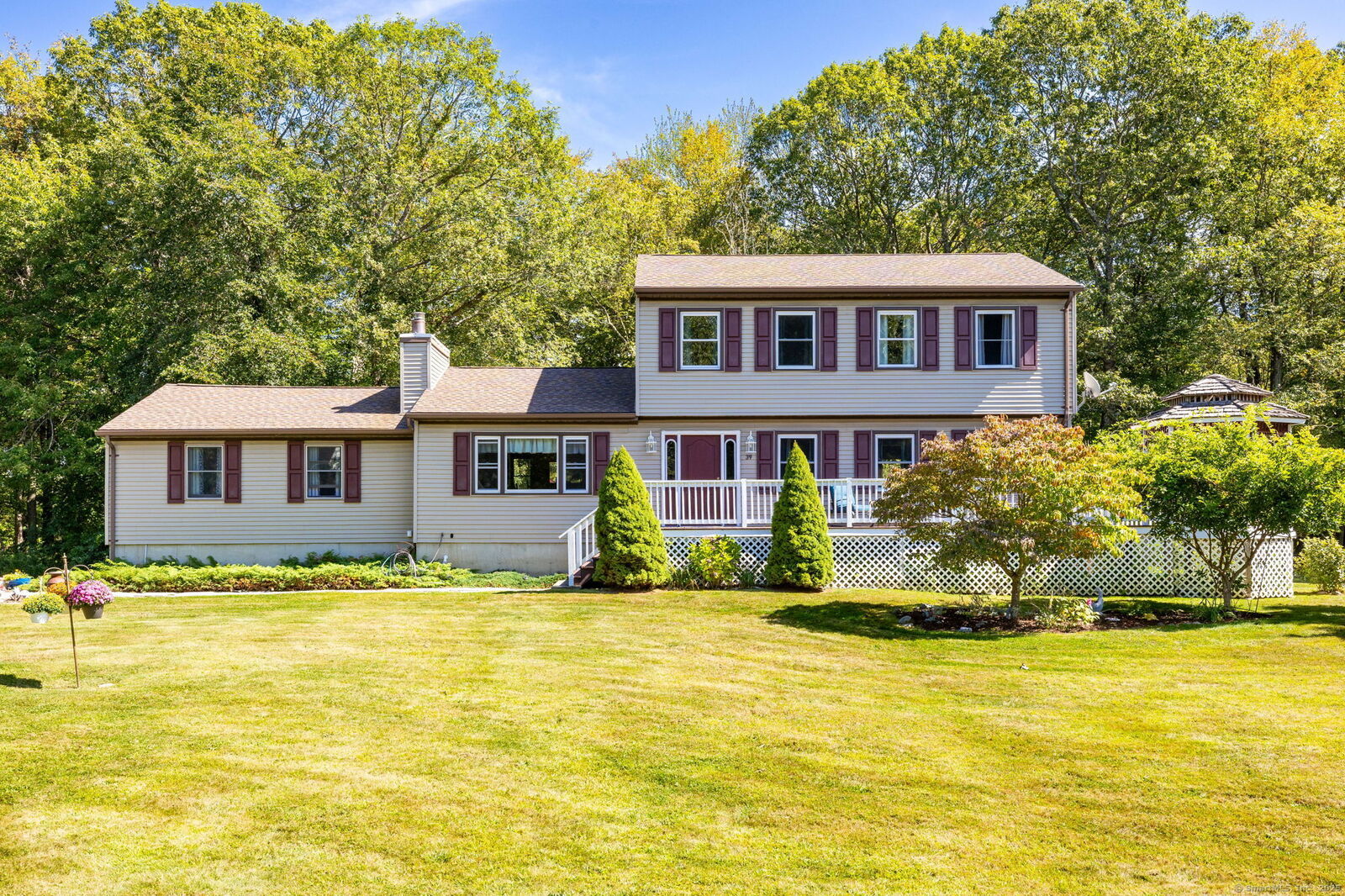 Property Photo:  39 Putting Green Lane  CT 06712 