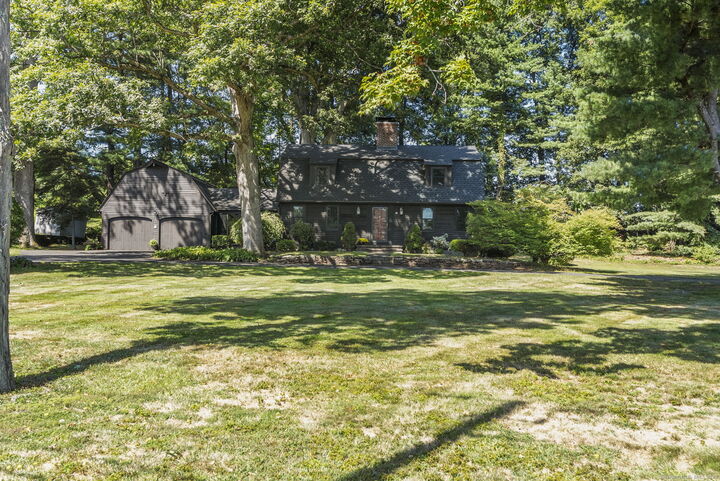 Property Photo:  5 Robeth Lane  CT 06109 