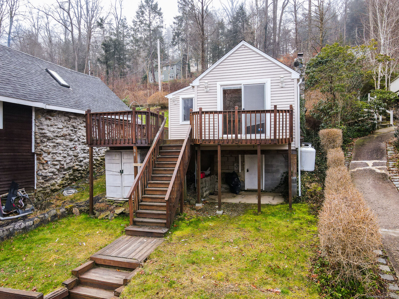 Property Photo:  