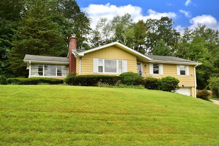 Property Photo:  55 Hillside Manor Avenue  CT 06066 