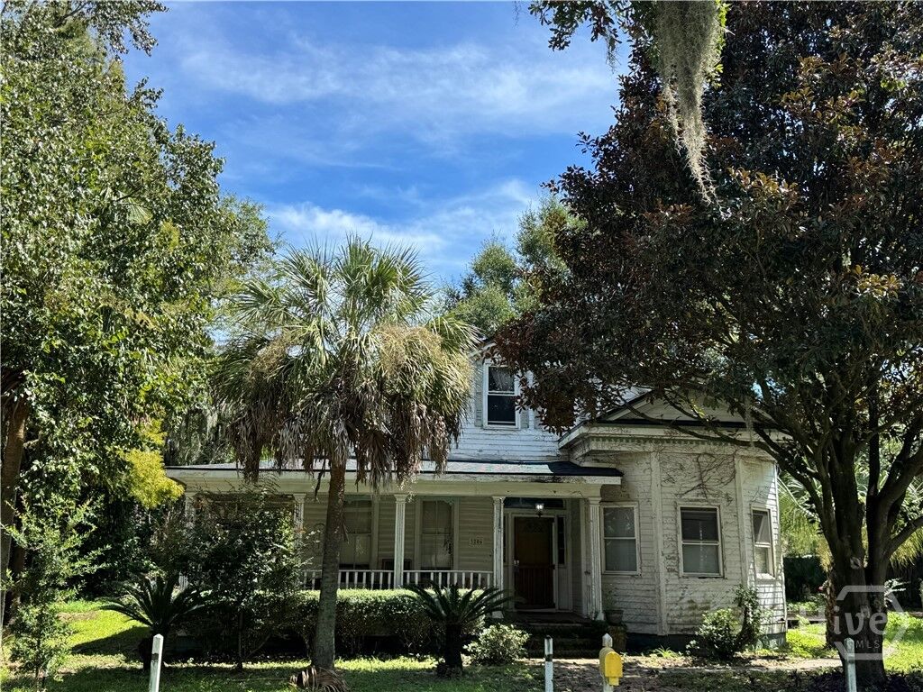 Property Photo:  3206 Whatley Avenue  GA 31404