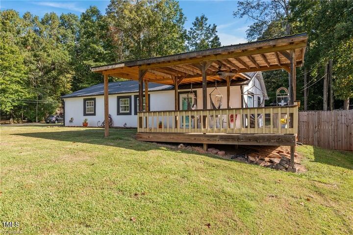 Property Photo: 307 Pinehaven Drive NC 27292