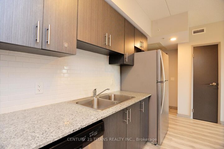 275 Larch Street G405  Waterloo ON N2L 3R2 photo