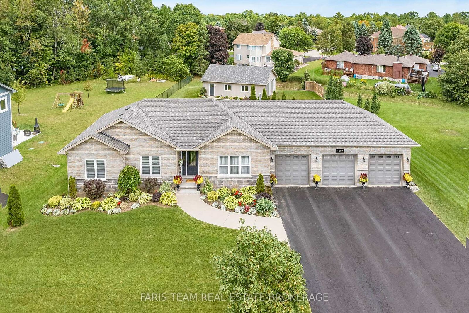 Property Photo:  1962 Elana Drive  ON L3V 0C2 