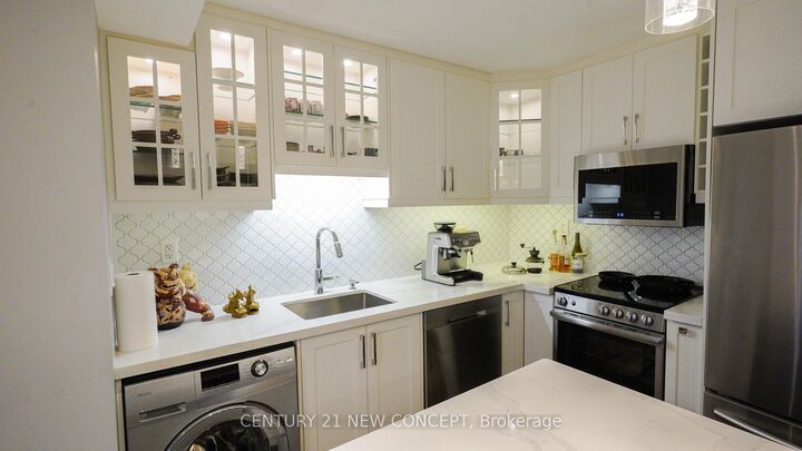 Property Photo:  5418 Yonge Street 217  ON M2N 6X4 
