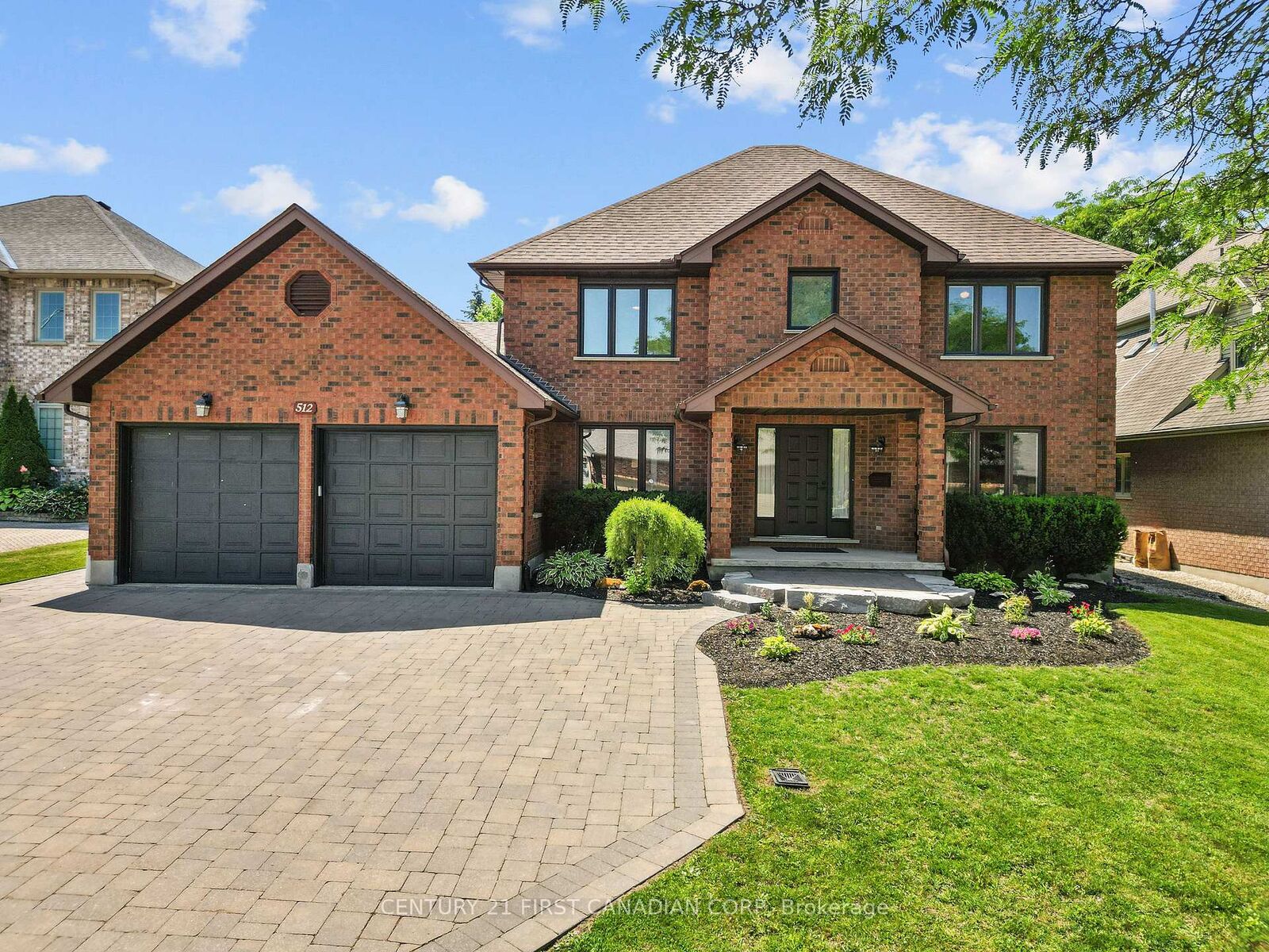 Property Photo: 512 Rosecliffe Terrace ON N6K 4H5