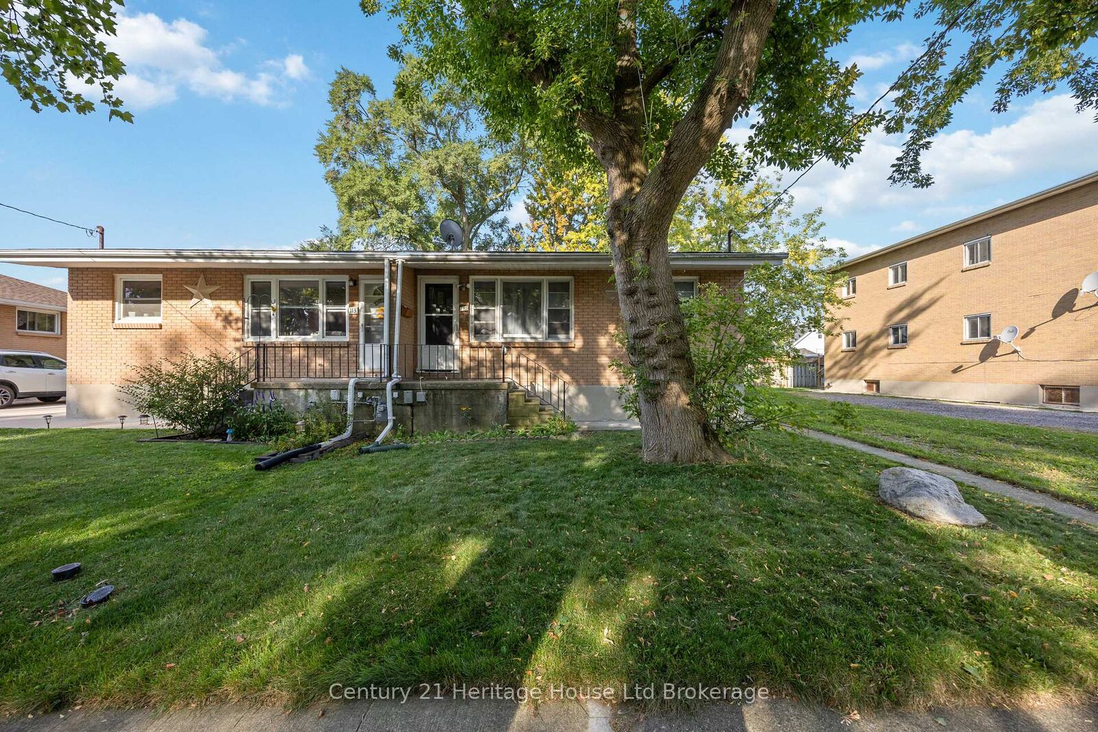 Photo de la propriété:  115 Sutton Street  ON N7T 3S4 