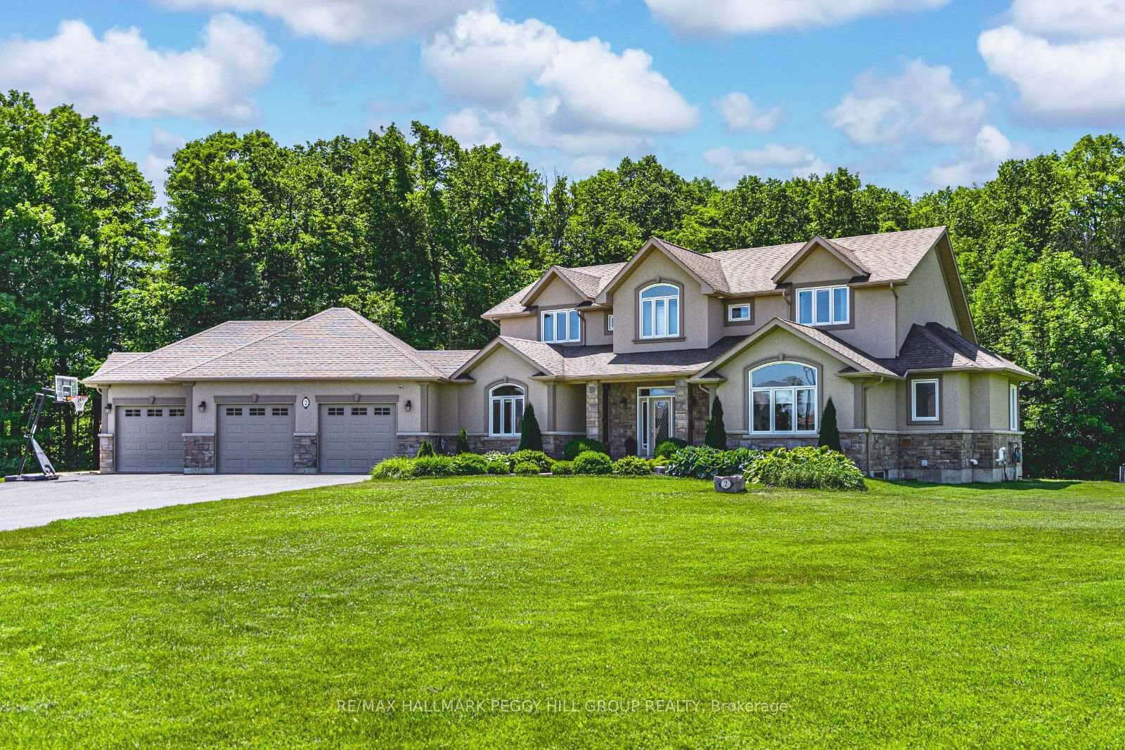 Property Photo: 2 Sumach Court ON L9Z 0A8