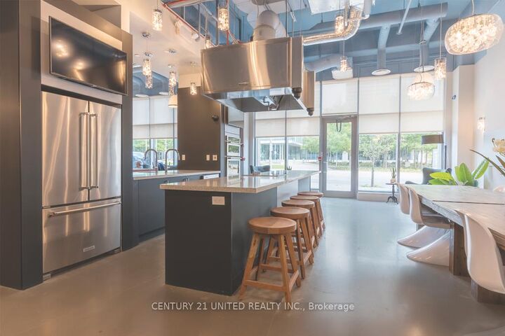Photo de la propriété: 100 Bond Street E 1002 ON L1G 0B7