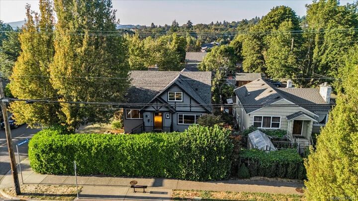 Property Photo:  1130 Finlayson St  BC V8T 2V1 