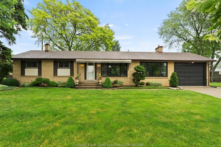 1537 Cherrylawn Crescent  Windsor ON N9E 1P3 photo