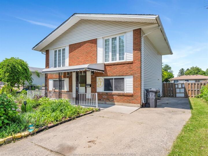 Property Photo:  10670 Lambeth Road  ON N8R 1C9 