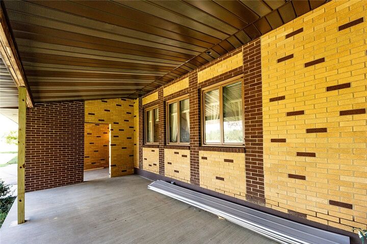 Property Photo: 147 Gierlach Dr PA 16323