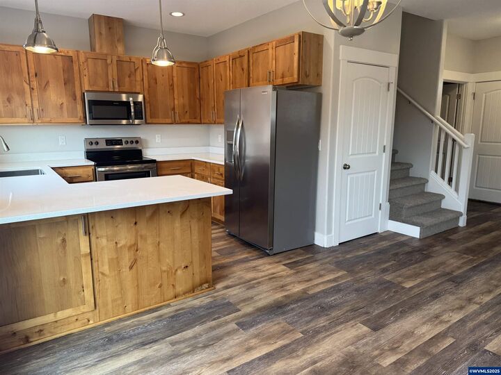 Property Photo: 1055-1057 Big Fir Pl S OR 97306