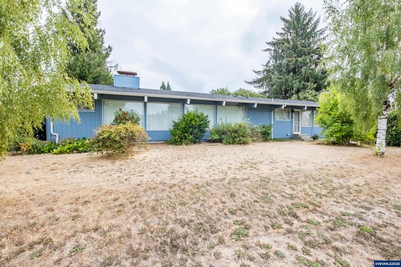 Property Photo: 1198 Hemlock St NW OR 97304