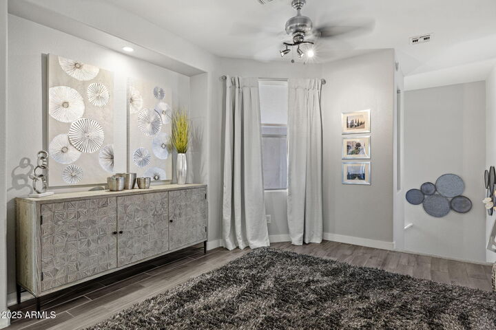 Property Photo:  15221 N Clubgate Drive 2028  AZ 85254 