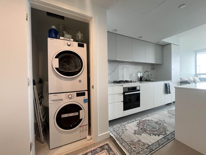 Property Photo:  6537 Telford Avenue 806  BC V5H 0K9 