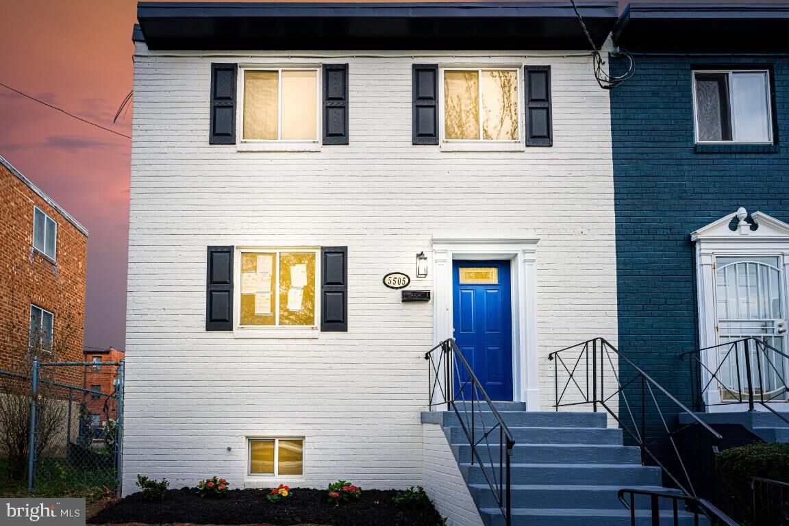 Property Photo:  5505 Hayes Street NE  DC 20019 