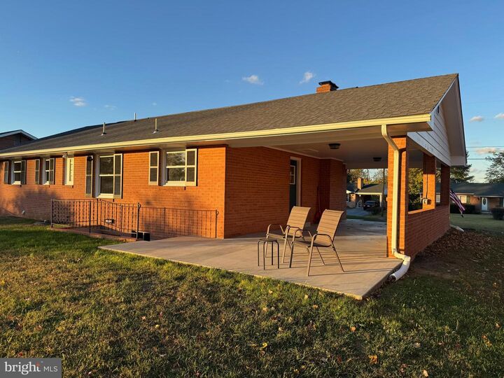 Property Photo:  421 Superior Ave  VA 22601 